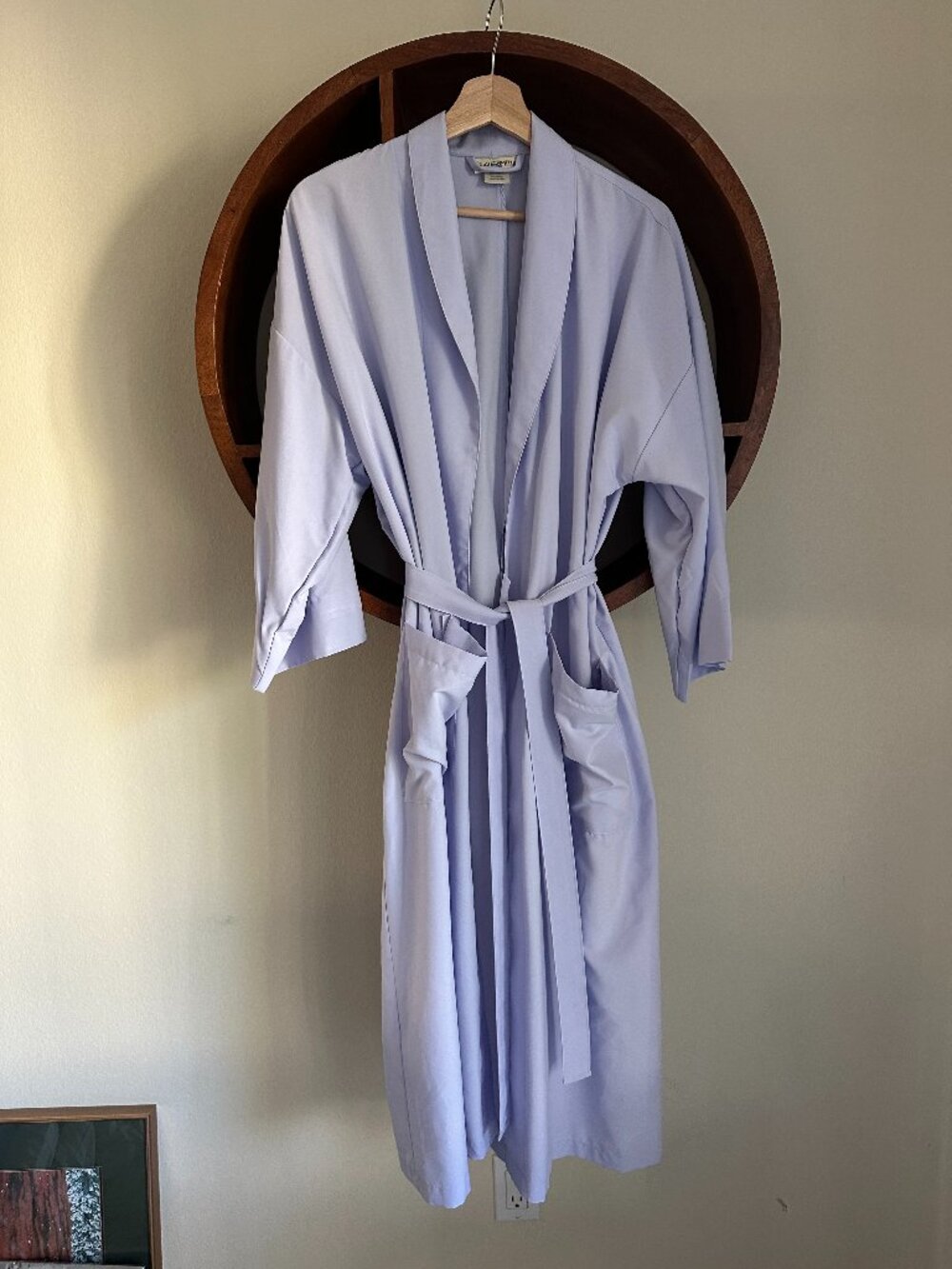 TravelSmith Packable Microfiber Travel Robe Lavender Self-Packing Zip Pocket M